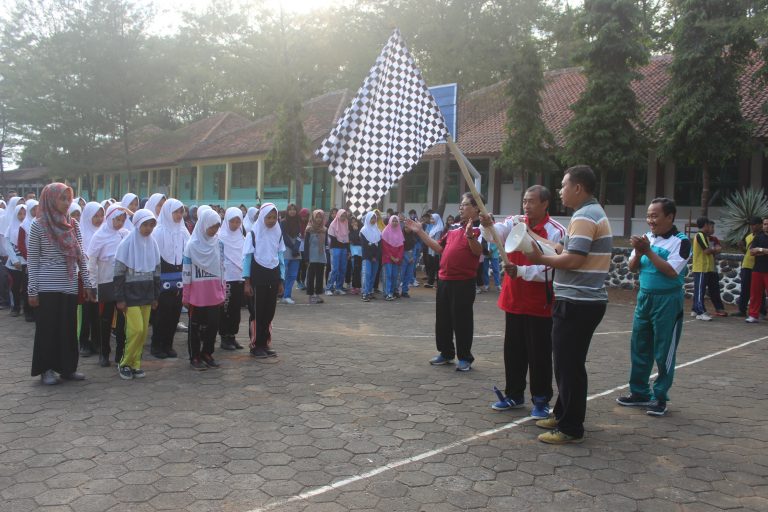 Jalan Sehat HUT 1 Dasawarsa SMANGGAL 2017